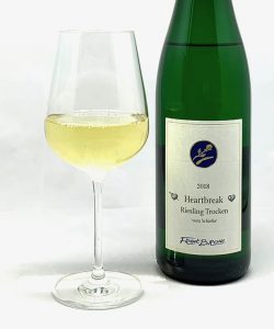 Hochgewächs „Heartbreak” Riesling trocken 2018 mit Glass