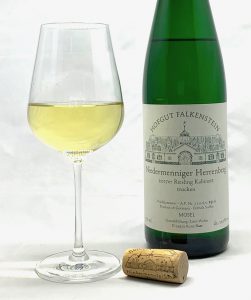 Hofgut Falkenstein Niedermenniger Herrenberg Riesling Kabinett trocken 2017