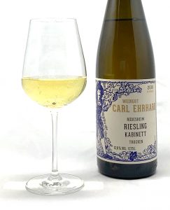 Carl Ehrhard Riesling Kabinett trocken 2018 mit Glass