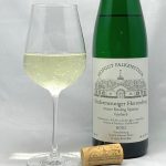 Hofgut Falkenstein Niedermenniger Herrenberg Riesling Spätlese feinherb AP4 2020 mit Glass