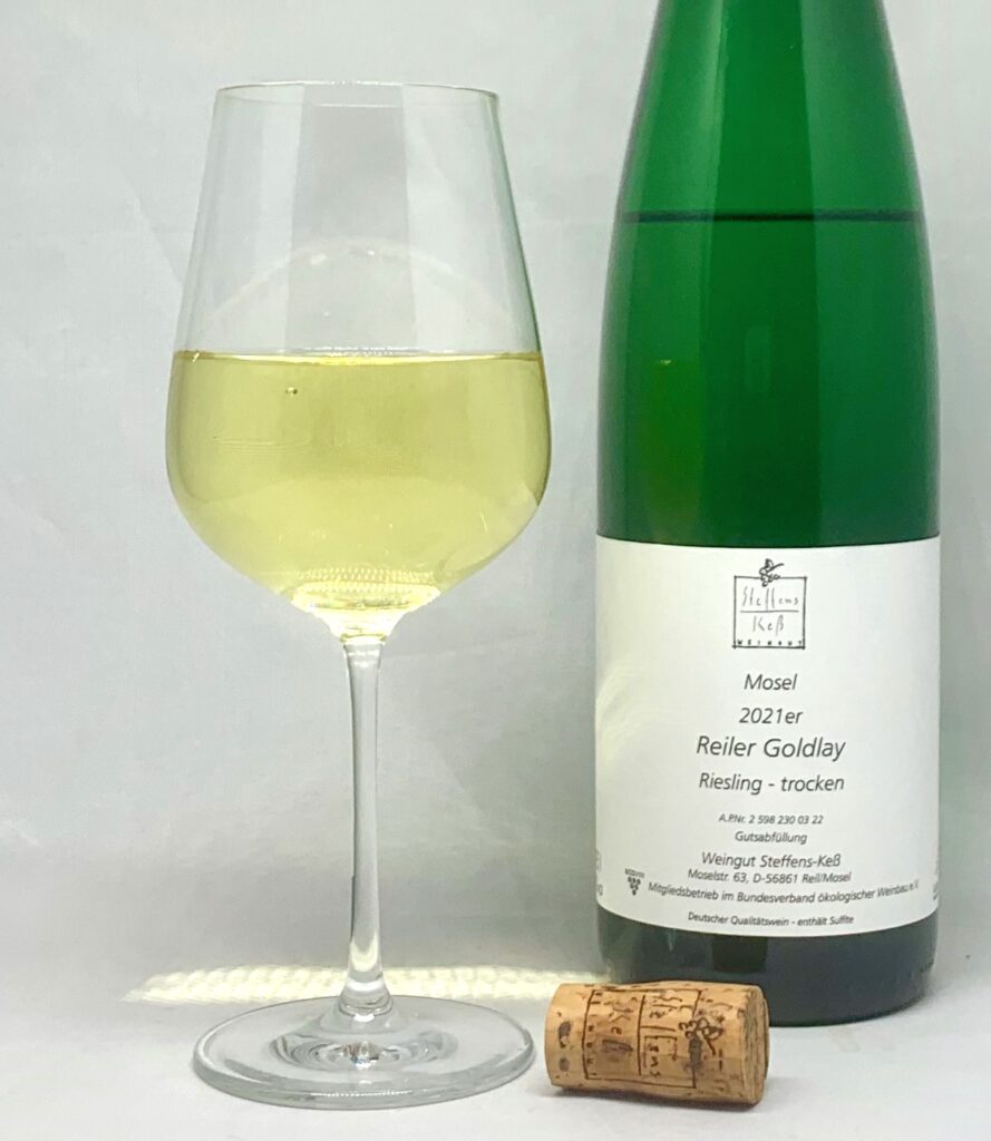 Steffens-Keß Reiler Goldlay Riesling trocken 2021 mit Glass