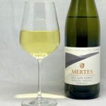 Wolfgang Mertes Waldracher Meisenberg Riesling Alte Reben trocken 2022 mit Glass